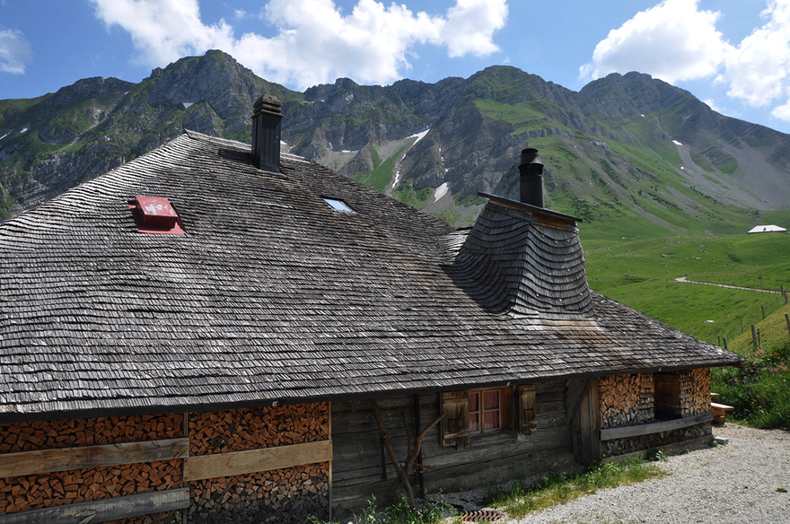 Alpchalet mit Schindeldach