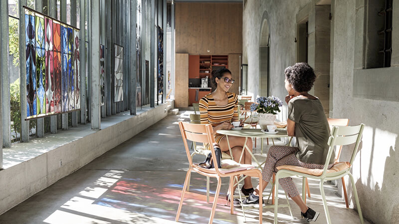 Café à l'orangerie au Vitromusée à Romont